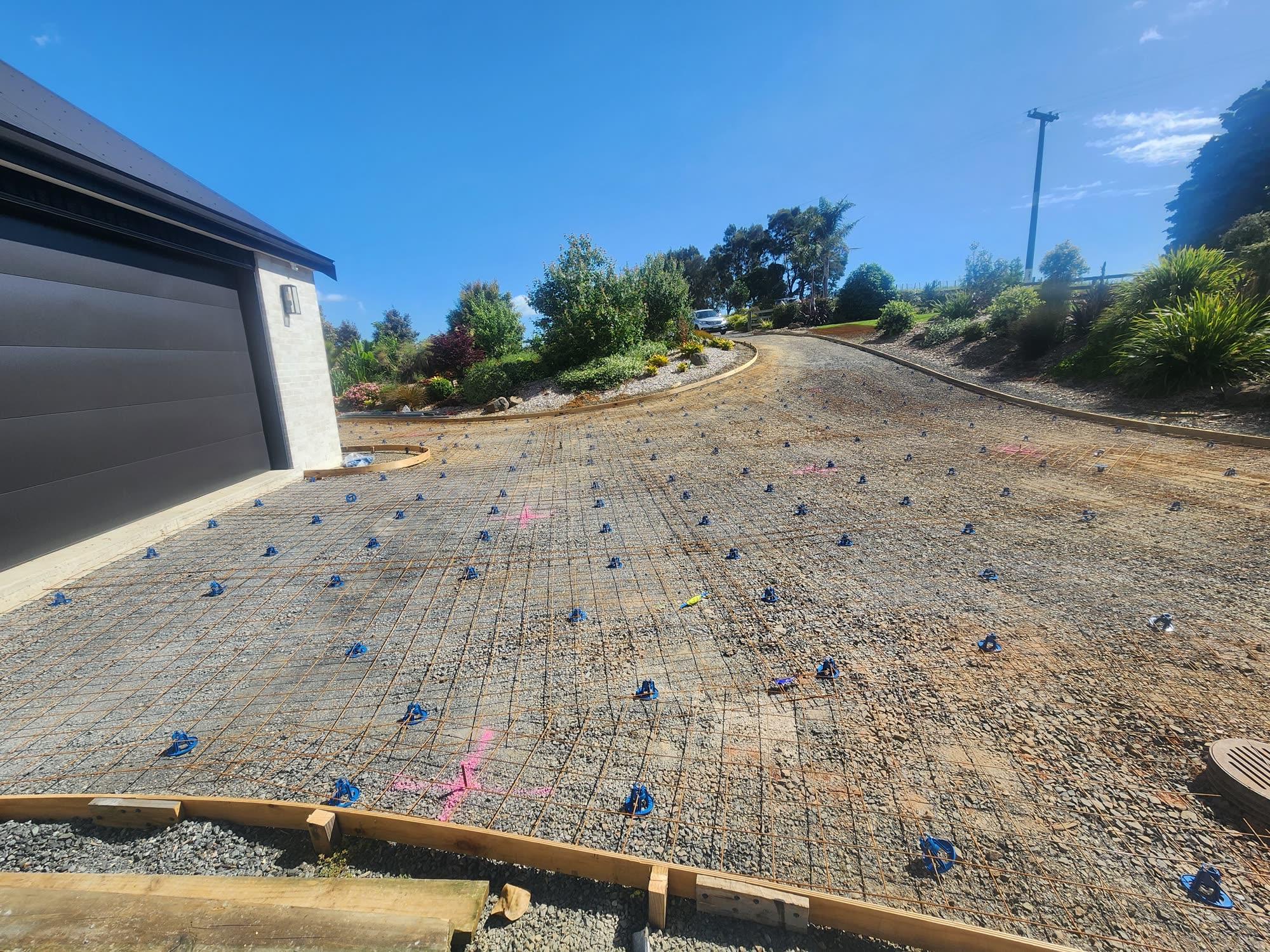 Concrete driveway and large hardstand pad: concrete preparation photo 05