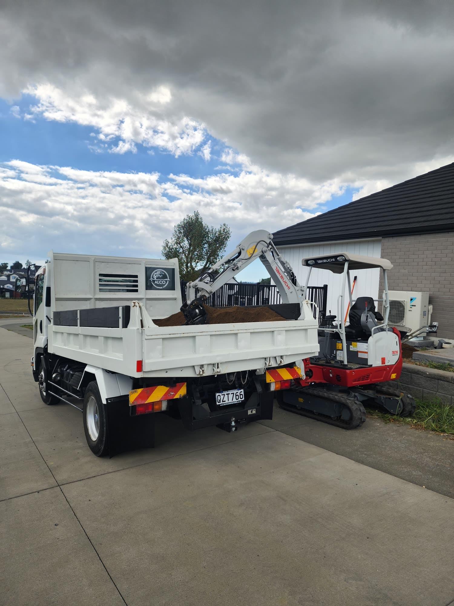 Earthworks and machinery: earthworks photo 01